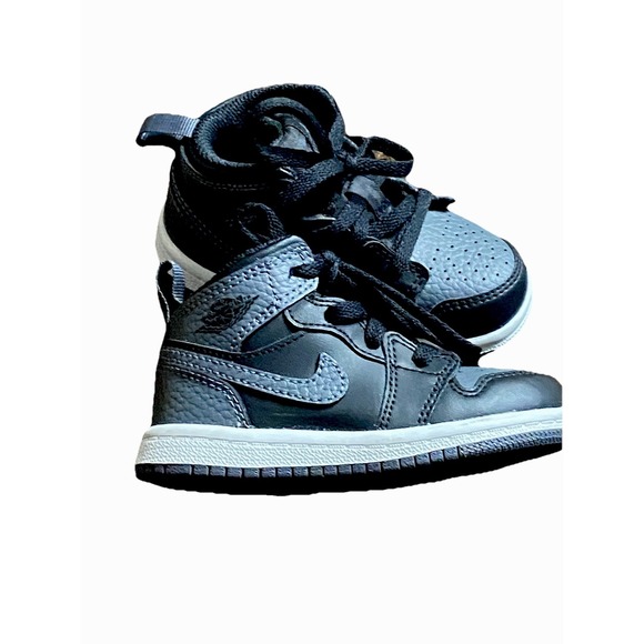Nike Other - NIKE high top sneakers Size 6 C Unisex Black & Gray Kids Toddler Shoes